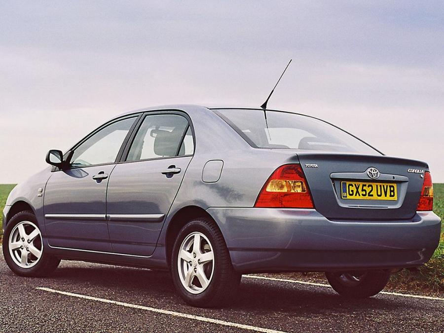  Toyota Corolla Sedan 2001 года  (UK) (фото 4 из 5)
